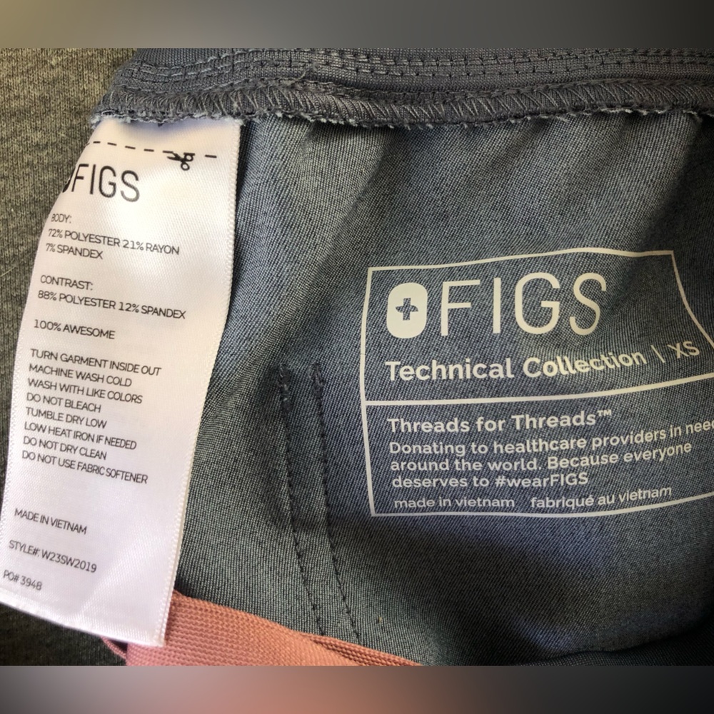 Figs Scrubs Heather Denim Set XXS Catarina top & XS Yola Skinny 2.0 pants - Picture 8 of 8
